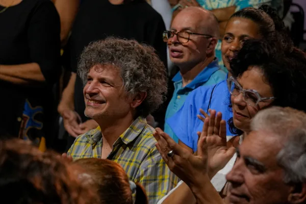 Como a MPB Acabou com a Minha Vida Amorosa, foto 32 de 45