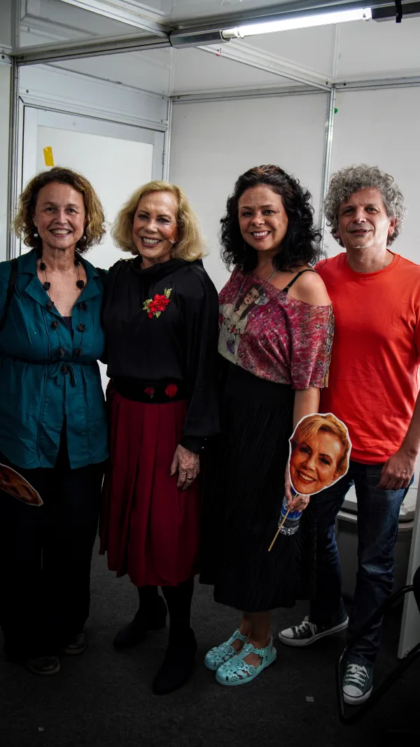 Mande Notícias do Mundo de Lá, foto 66 de 67
